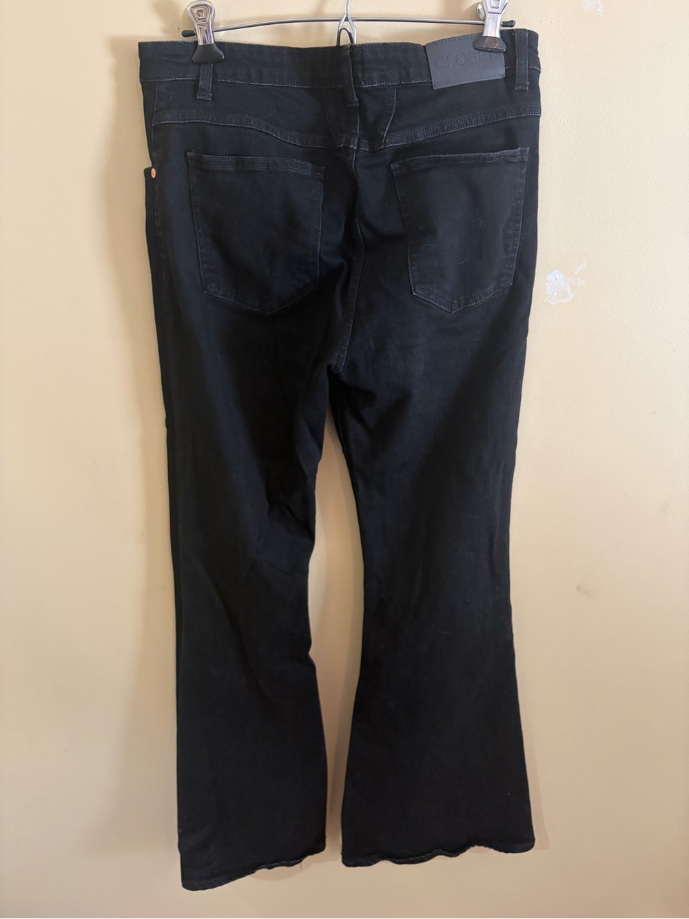 Closed Rawlin Flared Jeans - Picture 8 of 9